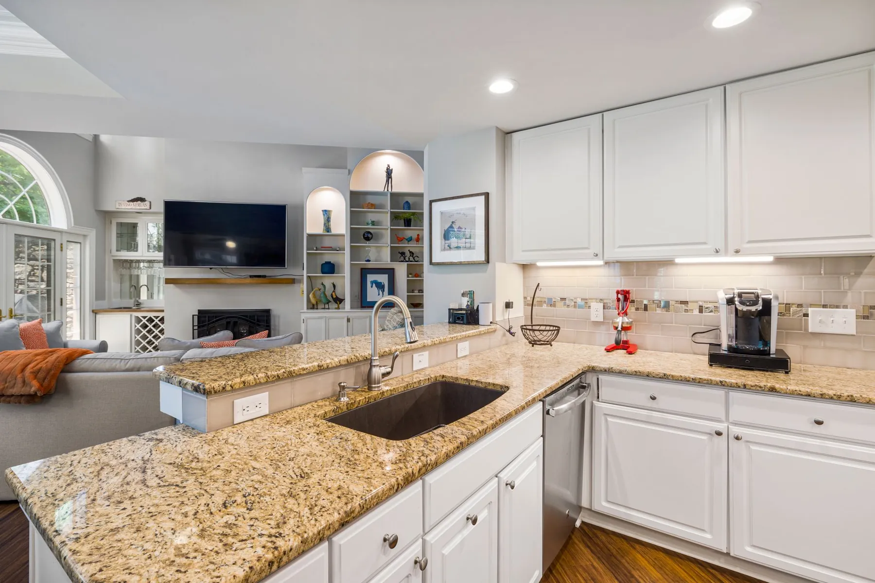 A clean, bright kitchen